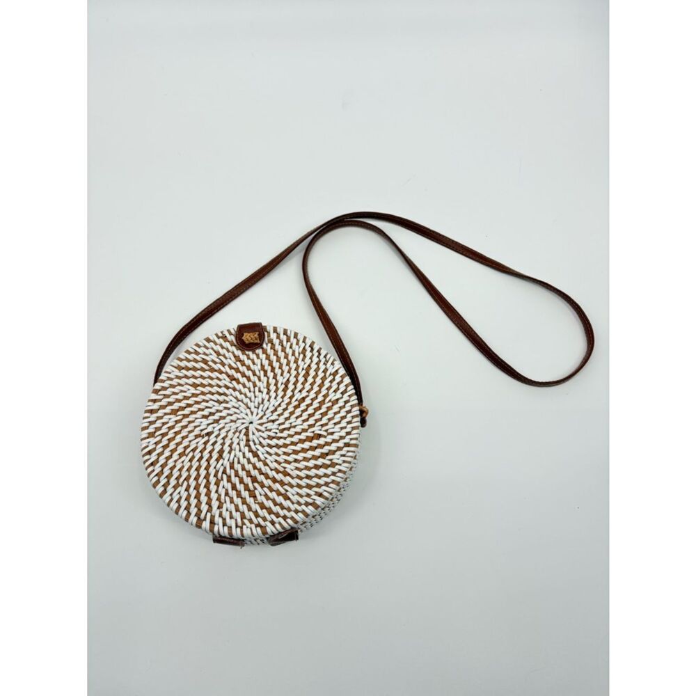 Vintage Round Woven Crossbody Bag in White and Brown